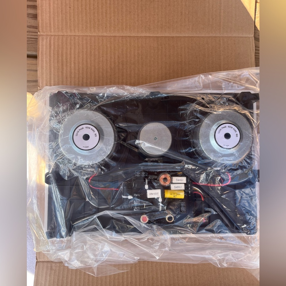 NEW Monoprice House speaker 6.5” 1 double flushmont house speaker white